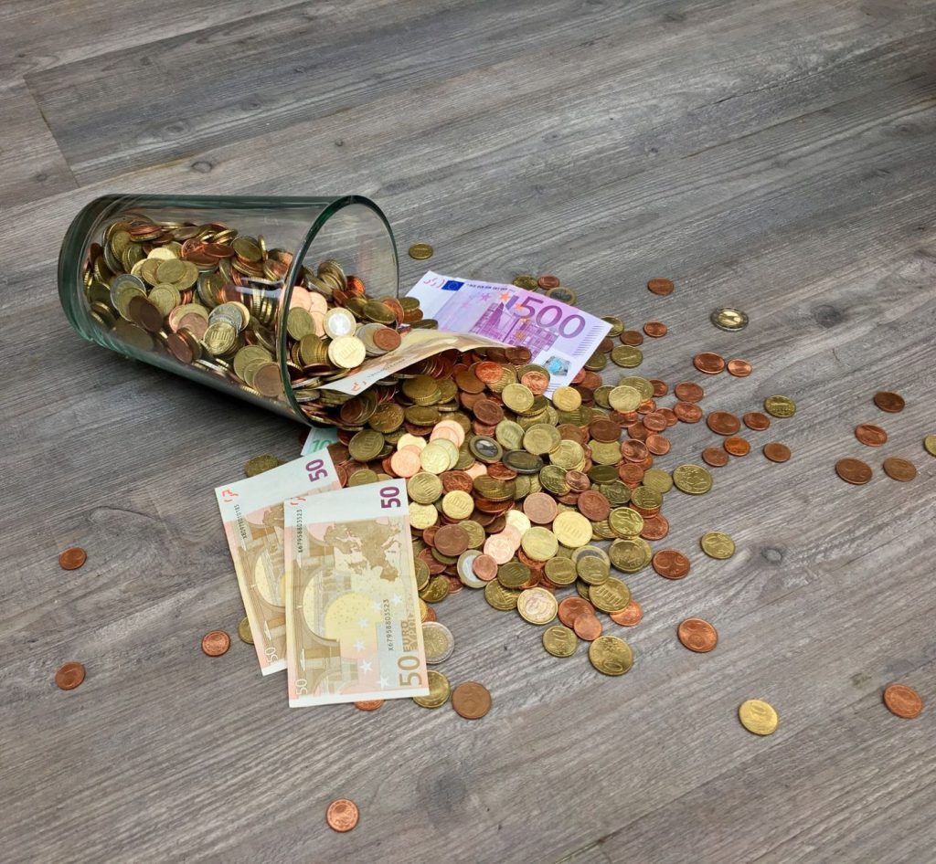 Épargner avec un petit salaire : guide pratique